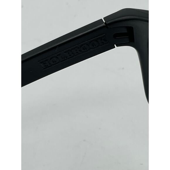 Oakley Holbrook OO9102-E 555 Sunglasses - Picture 9 of 9